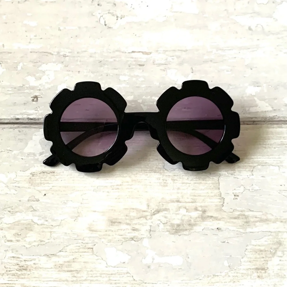 Gap Kids Black Flower Sunglasses Girls UV 400 Protection Recycled Plastic NEW